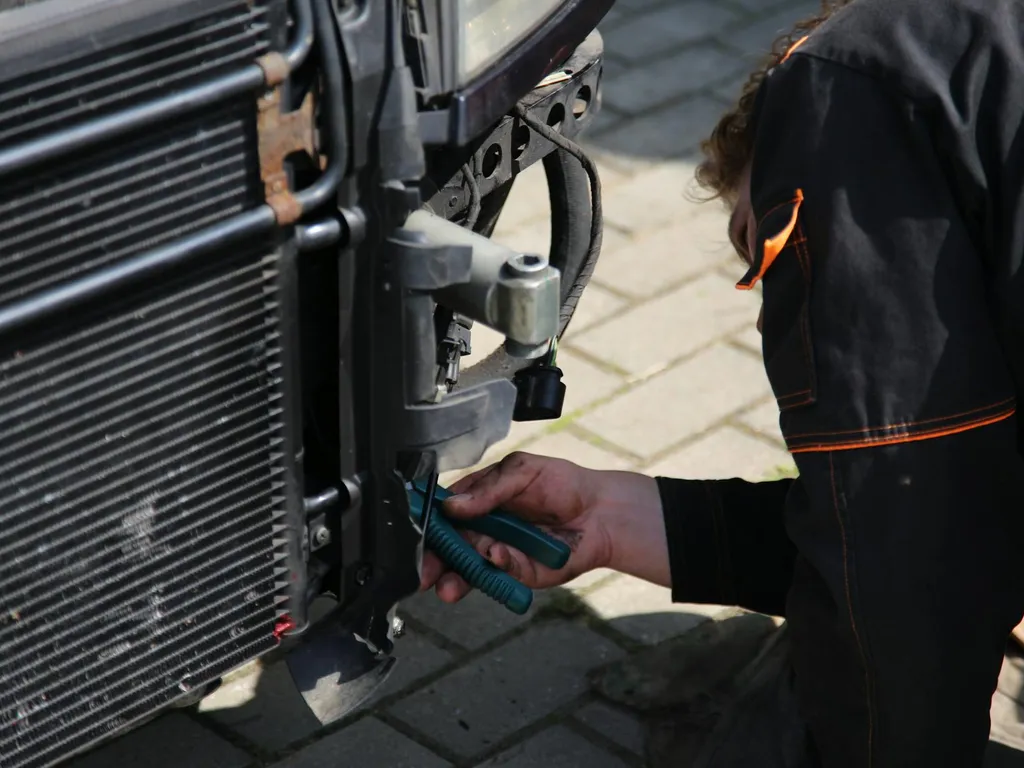 Changement de radiateur de voiture, signes, prix, durée et choix entre DIY et garage
