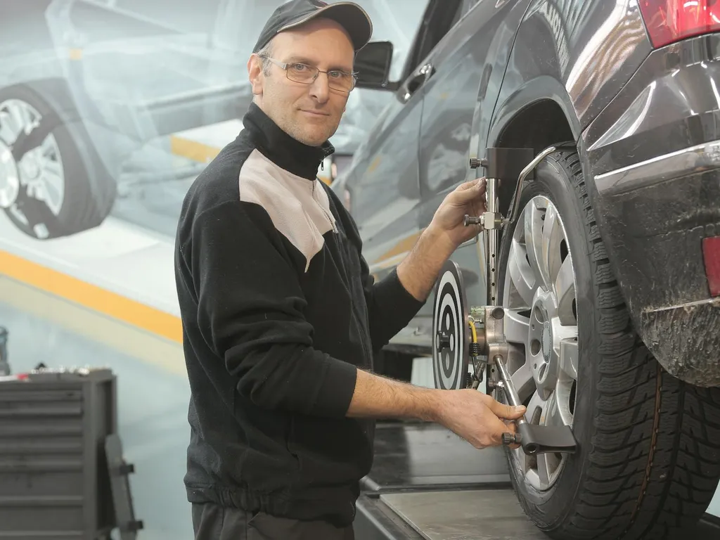 Ma voiture tire à droite malgré un parallélisme récent : les causes possibles et les vérifications qui marchent